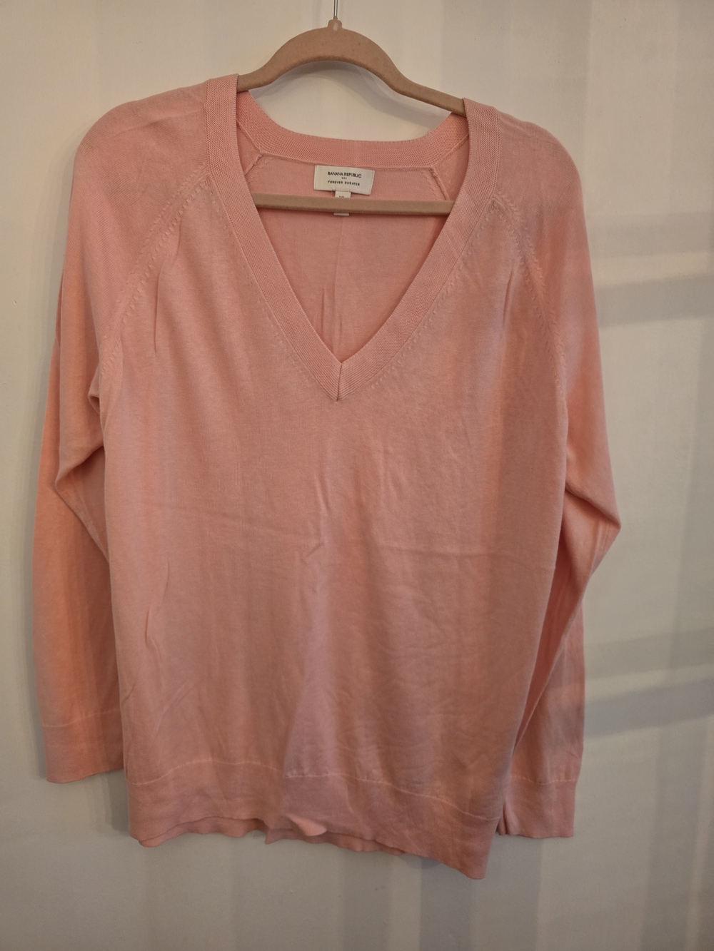 Banana Republic Coral-Pink V-Neck Women's Sweater